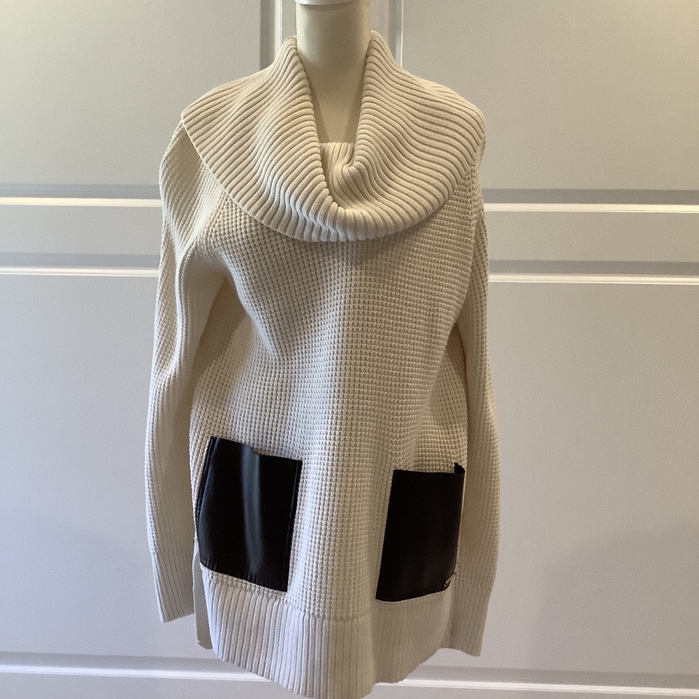 Michael Kors Size Medium Creme